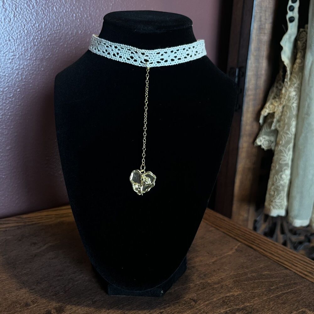 Gold Tone Rose Heart Drop Choker Antique-Style Lace Dainty Eccentric Boho Chic